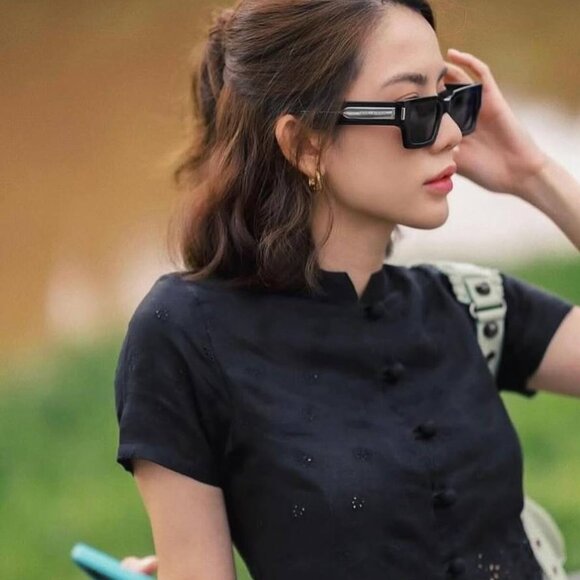 Saint Laurent SL572 001 Square Sunglasses - Black with Silver\Grey - Picture 4 of 14